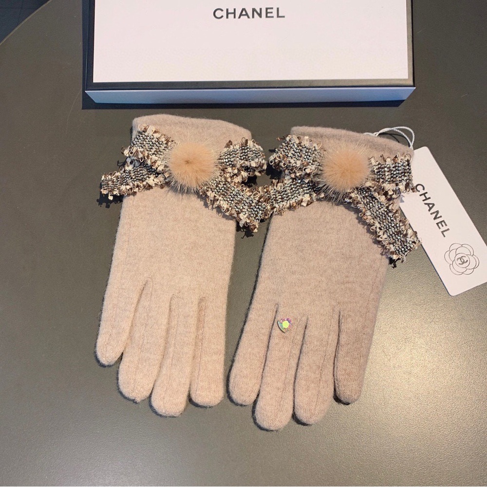 Chanel Beige Wool Gloves with Embellished Bow